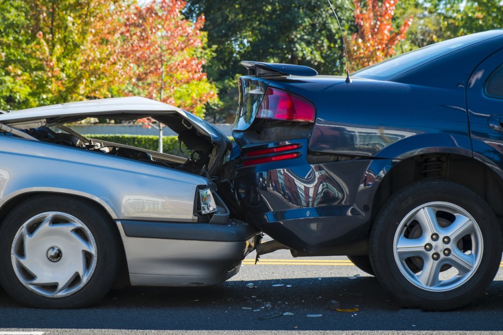 Lesiones por colisión de autos por detrás