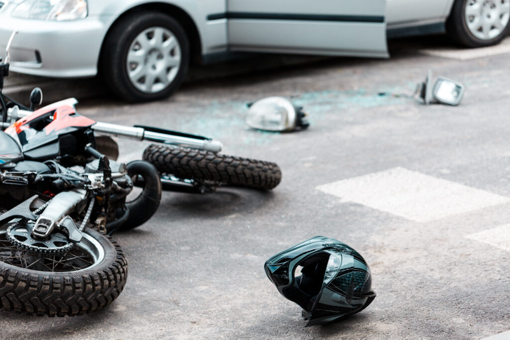 ¿Qué le sucede al cerebro en un accidente de motocicleta?