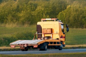 Unladen tow truck on the road